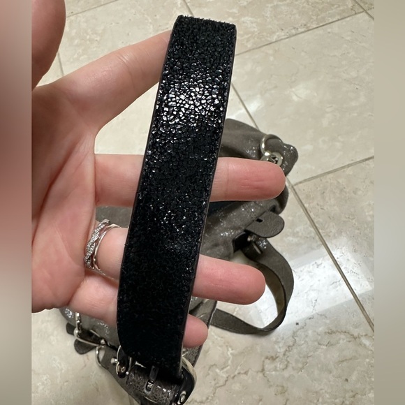 B. MAKOWSKY LEATHER HOBO FOLDING SATCHEL SHOULDER TOTE BAG GRAY SHIMMER PURSE - Picture 9 of 10